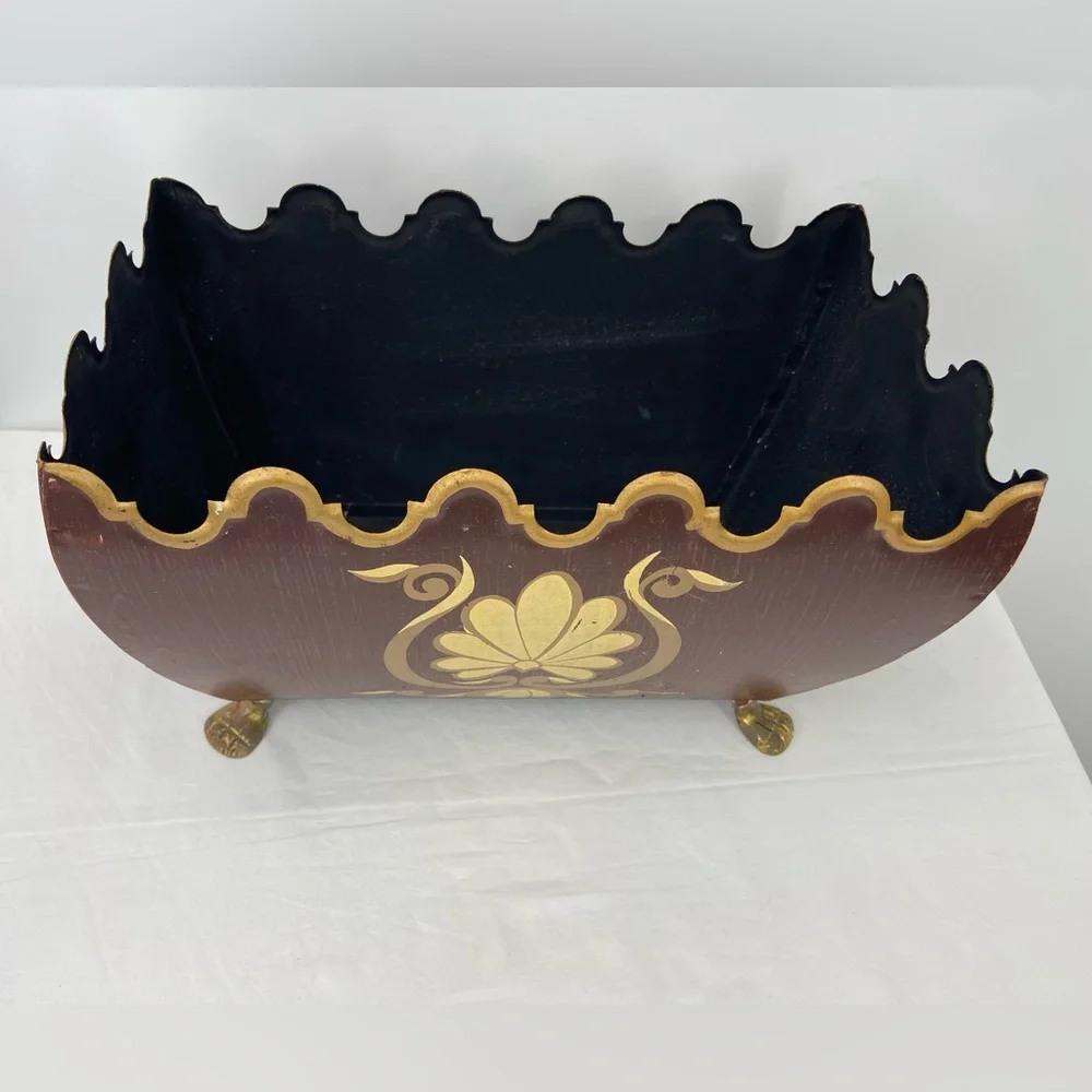 Tole Painted Planter Scalloped Upper Edge outlined inGold paint Claw Footed Base